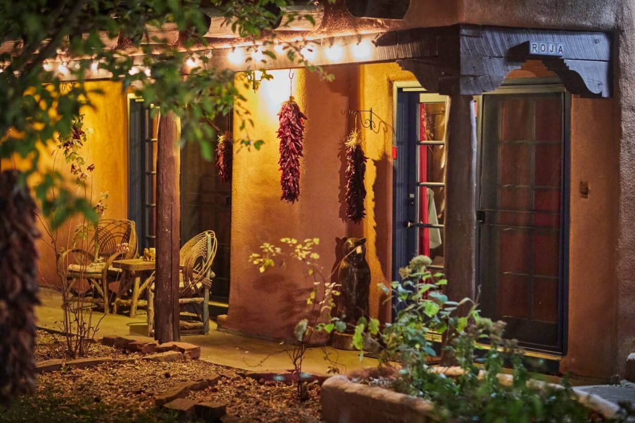 Puerta Roja - Adobe & Pines Inn Bed and Breakfast